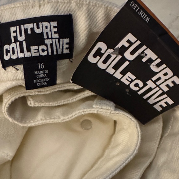 Future Collective Mid-Rise Relaxed Fit Wide Leg Distressed Jeans Offwhite 16 - Picture 5 of 6